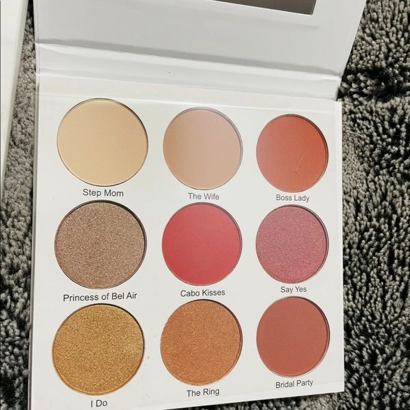 GIVE THEM LALA BEAUTY PALLET ❤️NWT❤️ - Picture 3 of 3